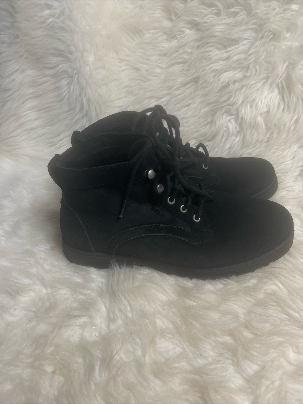 UGG Women's Bethany black Lace-Up sheepskin Boots SZ10